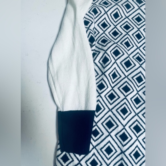 Merona Navy and White Diamond Pattern 3/4 sleeve Sweater - Picture 7 of 9